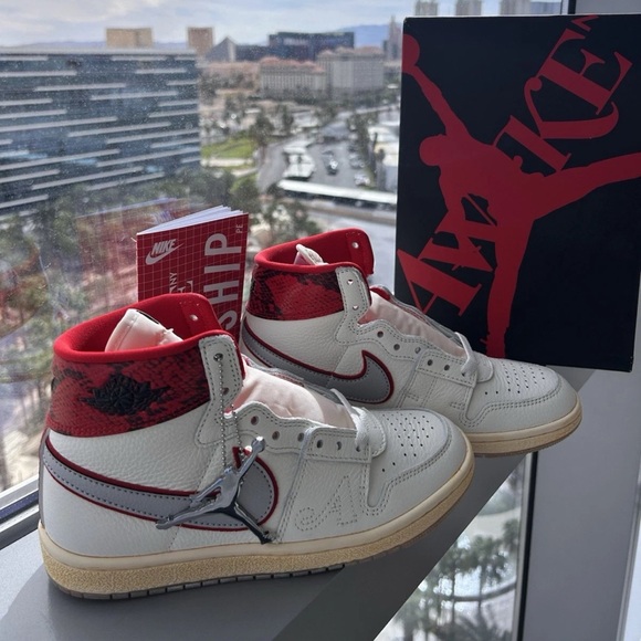 JORDAN AIR SHIP PE SP Youth Size 6 or 7.5 Women’s in‎ Sail Black University Red